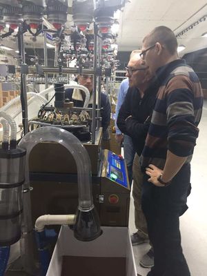 Touchscreen Volledig gecomputereerde Jacquard breimachine voor sporthoeden en sjaals 325 KG