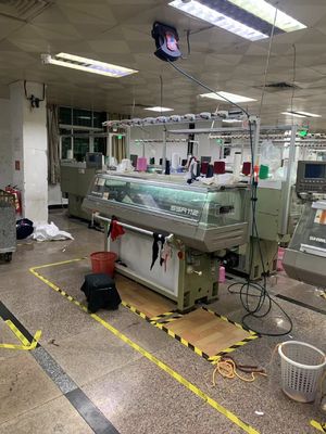 Flat knitting machine 80 inch voor lage onderhoudskosten en dubbele draagkraag
