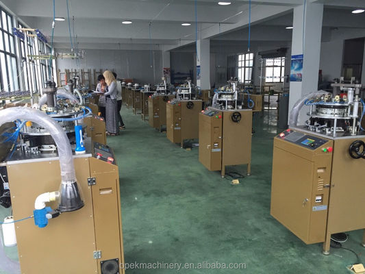 Kleefmachine met volledig geautomatiseerd besturingssysteem