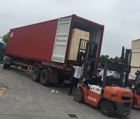 Doppelsysteem, geautomatiseerde truien weefmachine met een enkel draagstuk