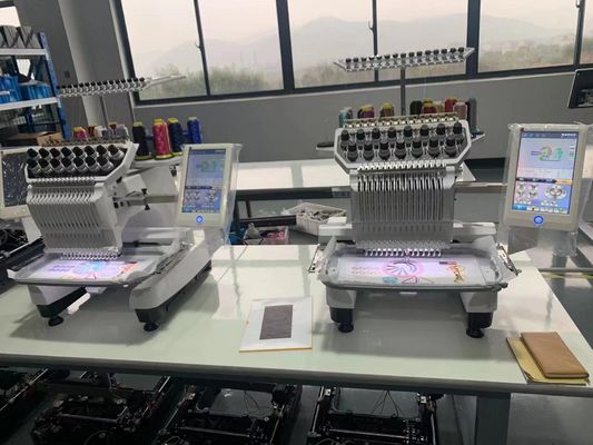 Eenkopige computergebaseerde borduurmachine met 400 hoofdinterval en 12/15 naalden
