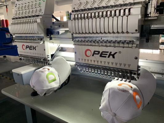 Draagbare 2 hoofd computergebruikte borduurmachine met 600W vermogen en 450*440 mm oppervlak