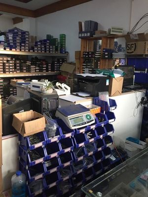 Na-service Video technische ondersteuning SLOLOW brei-naald voor platte brei-machine Wit