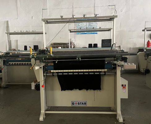 Eenvoudige half-automatische platte breimachine met drie systemen 2790*2010*940mm