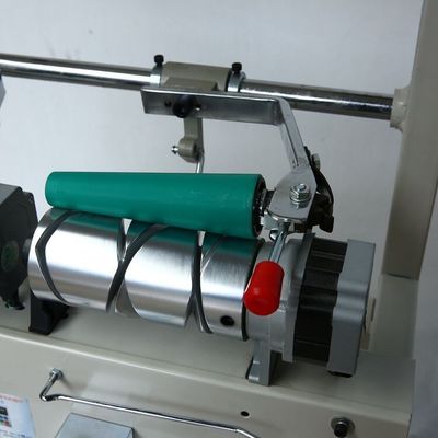 Automatische machine voor het wikkelen van draad en garens voor witte materialen in machines